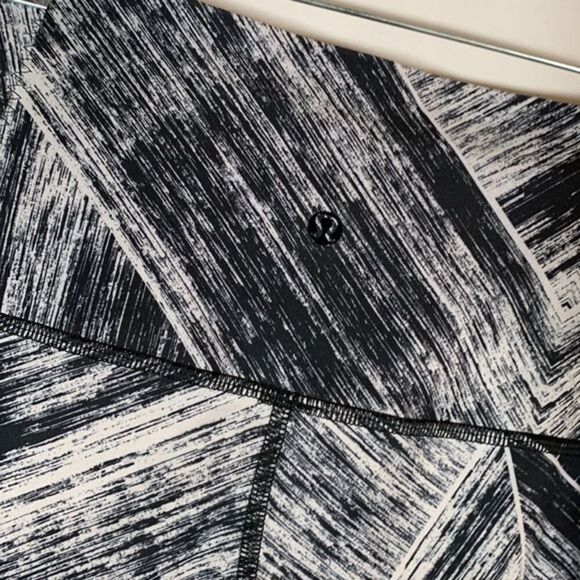 Lululemon Hot To Street Pants/Leggings - Picture 7 of 8